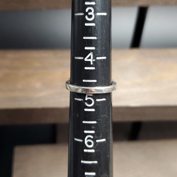 Size 4.75 Sterling Silver Round Emerald And Cubic Zirconia Ring - Picture 7 of 9